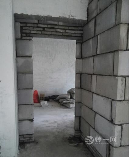 75平米两室一厅一卫砌墙完工图